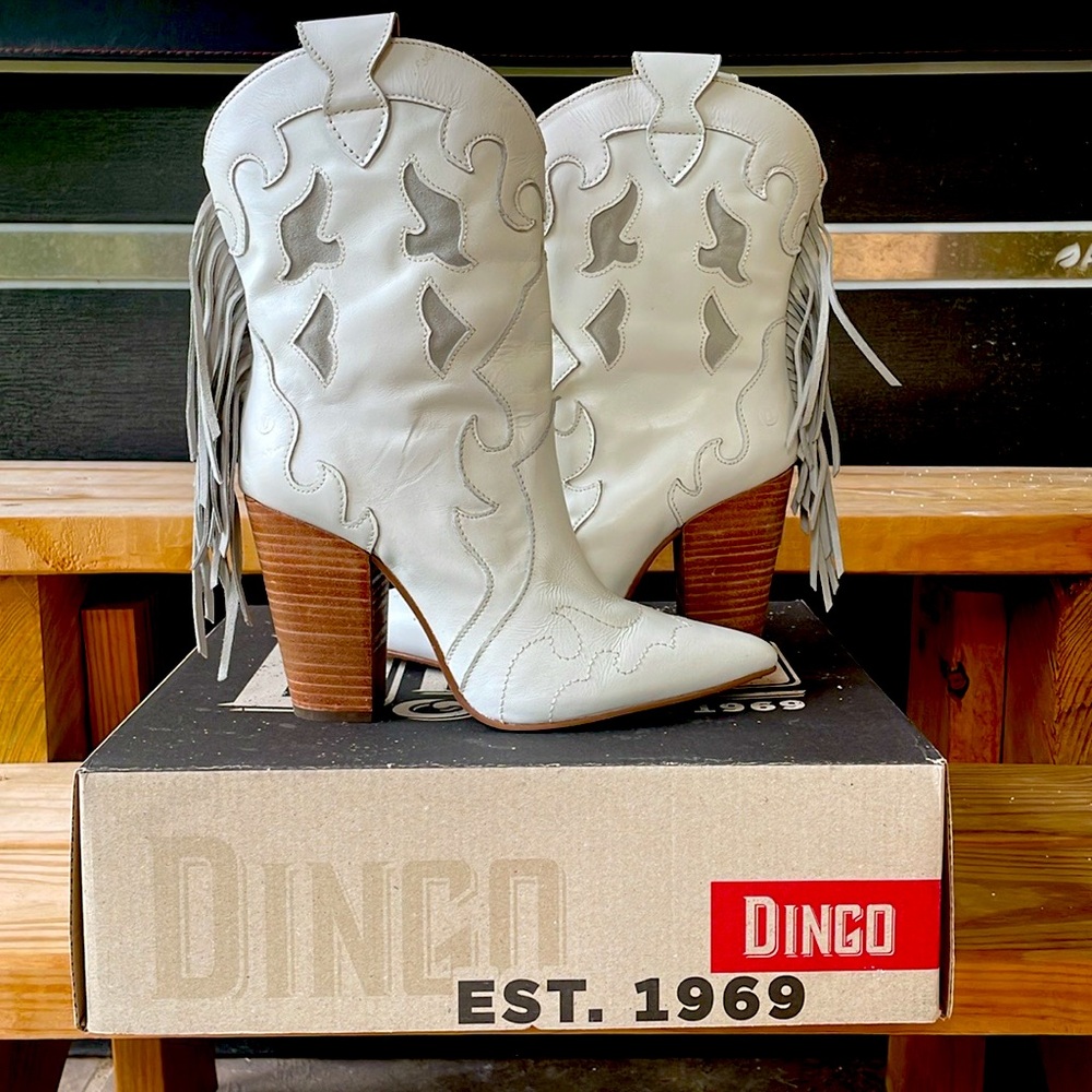 DINGO Size 9 Lady’s Night White Western Boots